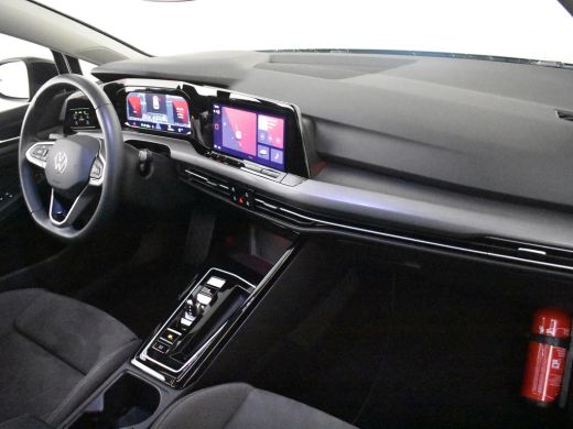 Volkswagen Golf 1.4 eHybrid Style 204pk DSG/AUTO l Camera l Elektr. Stoel incl geheugen & Massage l Adapt. Cr Con... ActivLease financial lease