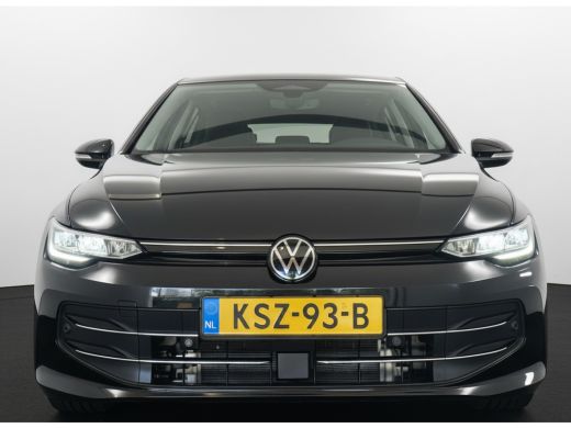 Volkswagen Golf 1.5 eHybrid 204PK [PHEV] LIFE NAVI/CARPLAY/CAMERA/TREKHAAK ActivLease financial lease