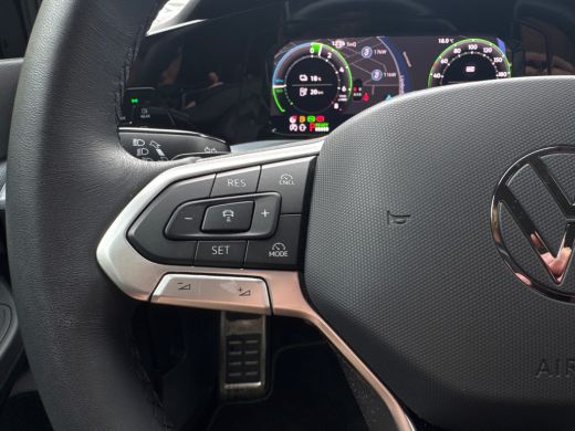 Volkswagen Golf 1.5 eHybrid 204PK [PHEV] LIFE NAVI/CARPLAY/CAMERA/TREKHAAK ActivLease financial lease