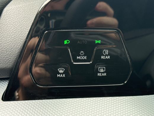 Volkswagen Golf 1.5 eHybrid 204PK [PHEV] LIFE NAVI/CARPLAY/CAMERA/TREKHAAK ActivLease financial lease