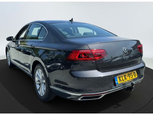 Volkswagen Passat GTE 218PK DSG HYBRID BUSINESS SPORT IQ-LED/NAVI/CAMERA/TREKHAAK ActivLease financial lease