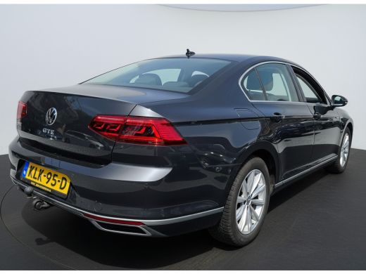 Volkswagen Passat GTE 218PK DSG HYBRID BUSINESS SPORT IQ-LED/NAVI/CAMERA/TREKHAAK ActivLease financial lease
