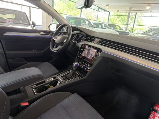 Volkswagen Passat GTE 218PK DSG HYBRID BUSINESS SPORT IQ-LED/NAVI/CAMERA/TREKHAAK ActivLease financial lease