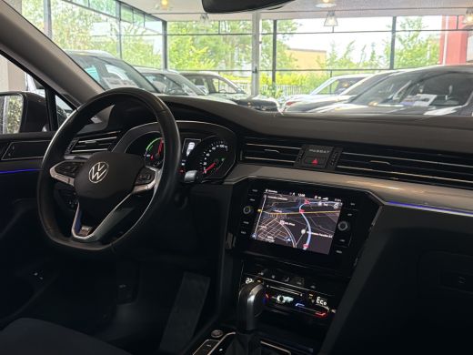 Volkswagen Passat GTE 218PK DSG HYBRID BUSINESS SPORT IQ-LED/NAVI/CAMERA/TREKHAAK ActivLease financial lease