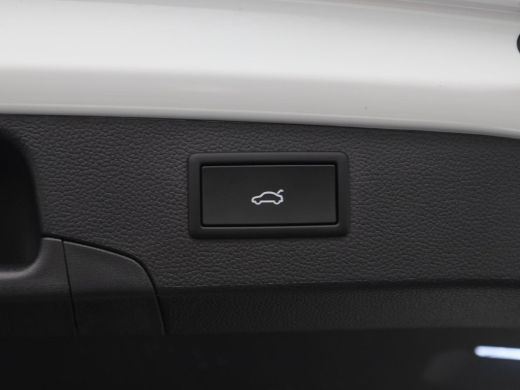 Volkswagen Passat Variant 1.5 eHybrid 272 Pk R-Line | Black Style | Stoel/Stuurverwarming | Panoramadak | 360 Camer... ActivLease financial lease