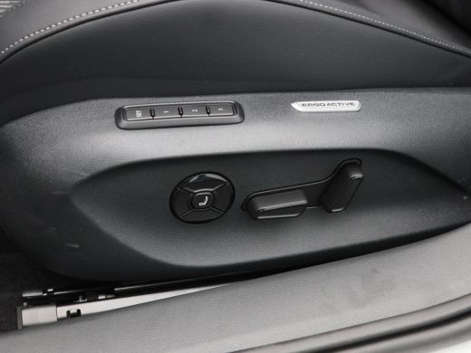 Volkswagen Passat Variant 1.5 eHybrid 272 Pk R-Line | Black Style | Stoel/Stuurverwarming | Panoramadak | 360 Camer... ActivLease financial lease