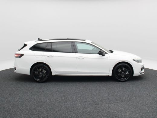 Volkswagen Passat Variant 1.5 eHybrid 272 Pk R-Line | Black Style | Stoel/Stuurverwarming | Panoramadak | 360 Camer... ActivLease financial lease