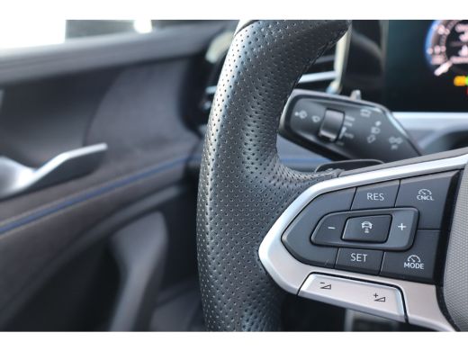 Volkswagen Passat Variant 1.5 eTSI R-Line Business | Achteruitrijcamera | Hill hold functie | Keyless start | Achte... ActivLease financial lease