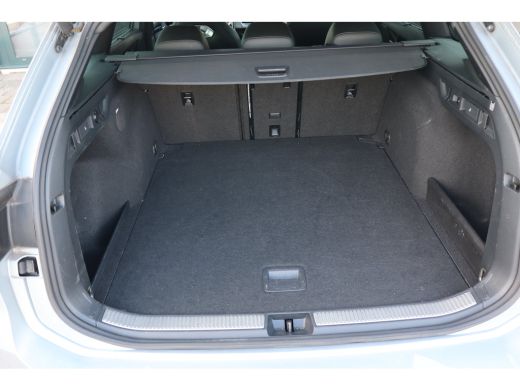 Volkswagen Passat Variant 1.5 eTSI R-Line Business | Achteruitrijcamera | Hill hold functie | Keyless start | Achte... ActivLease financial lease