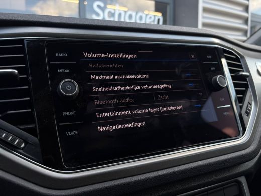 Volkswagen T-Roc 1.5 TSI 150 pk Style 7-DSG | Achteruitrijcamera | Cruise control adaptief | LED koplampen | ActivLease financial lease