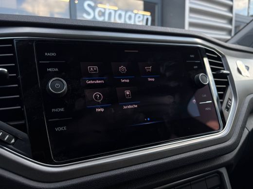 Volkswagen T-Roc 1.5 TSI 150 pk Style 7-DSG | Achteruitrijcamera | Cruise control adaptief | LED koplampen | ActivLease financial lease
