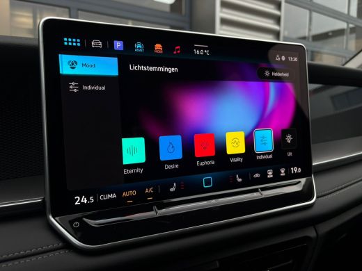 Volkswagen Tayron 1.5 eTSI 150 pk Life 7-DSG | Camera | Stoelverwarming | 7 Persoons | ActivLease financial lease