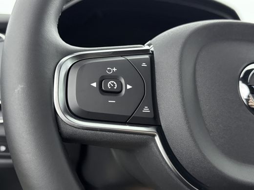 Volvo  V60 T6 AWD Plug-in Essential | Trekhaak | PDC V+A en camera | Stoel + Stuurverwarming | Extra getint ... ActivLease financial lease
