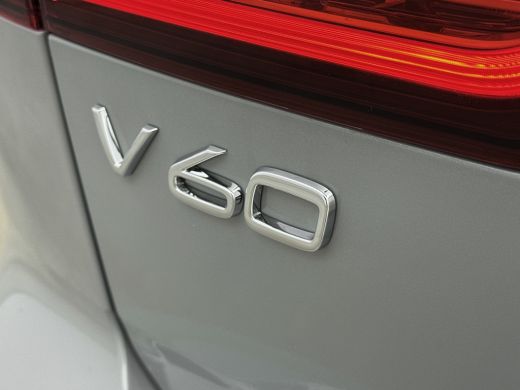 Volvo  V60 T6 AWD Plug-in Essential | Trekhaak | PDC V+A en camera | Stoel + Stuurverwarming | Extra getint ... ActivLease financial lease