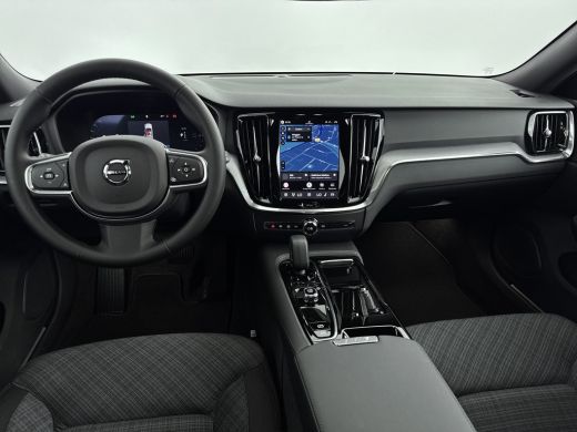 Volvo  V60 T6 AWD Plug-in Essential | Trekhaak | PDC V+A en camera | Stoel + Stuurverwarming | Extra getint ... ActivLease financial lease