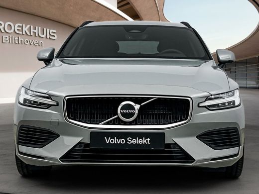 Volvo  V60 T6 AWD Plug-in Essential | Trekhaak | PDC V+A en camera | Stoel + Stuurverwarming | Extra getint ... ActivLease financial lease