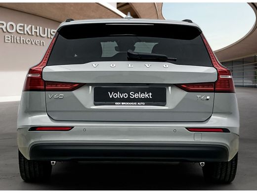 Volvo  V60 T6 AWD Plug-in Essential | Trekhaak | PDC V+A en camera | Stoel + Stuurverwarming | Extra getint ... ActivLease financial lease