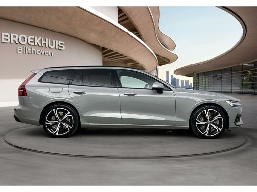 Volvo  V60 T6 AWD Plug-in Essential | Trekhaak | PDC V+A en camera | Stoel + Stuurverwarming | Extra getint ... ActivLease financial lease