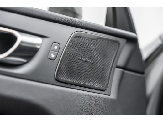 Volvo  XC60 2.0 Recharge T6 AWD Business Pro Leder / Pano / Harman Kardon / Camera / ActivLease financial lease