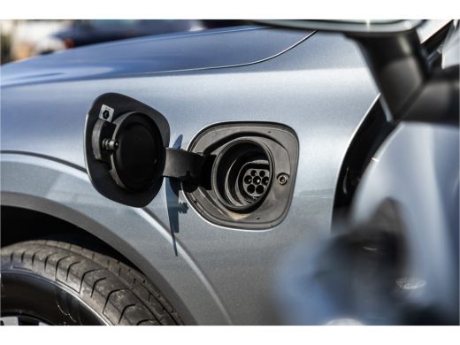 Volvo  XC60 2.0 Recharge T6 AWD Business Pro Leder / Pano / Harman Kardon / Camera / ActivLease financial lease