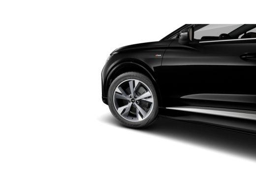 Audi Q4 e-tron S edition | 3-zone airconditioning | Achterklep, automatisch bedienbaar | Achteruitrijcamera ActivLease financial lease