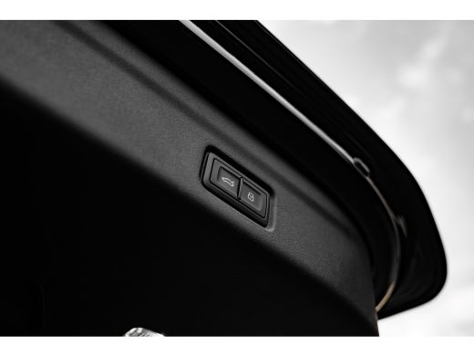 Audi Q6 e-tron S edition | Adaptive air suspension | Adaptive cruise control | Audi sound system ActivLease financial lease