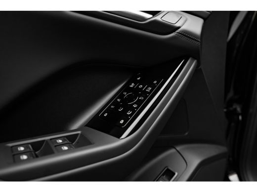 Audi Q6 e-tron S edition | Adaptive air suspension | Adaptive cruise control | Audi sound system ActivLease financial lease