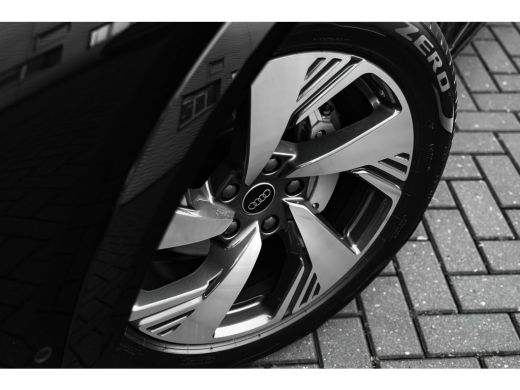 Audi Q6 e-tron S edition | Adaptive air suspension | Adaptive cruise control | Audi sound system ActivLease financial lease