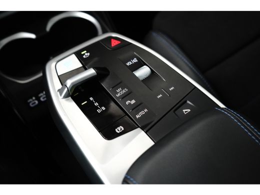 BMW iX1 xDrive30 67 kWh M Sport | Camera | Cruise Control | BTW-Auto | Apple Carplay | Navigatie ActivLease financial lease