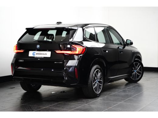 BMW iX1 xDrive30 67 kWh M Sport | Camera | Cruise Control | BTW-Auto | Apple Carplay | Navigatie ActivLease financial lease
