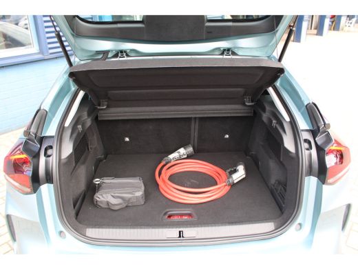 Citroën &euml;-C4 Feel Pack 50 kWh SOH waarde 91,44 | Achterbank in delen neerklapbaar | Achterbank met armsteun en... ActivLease financial lease