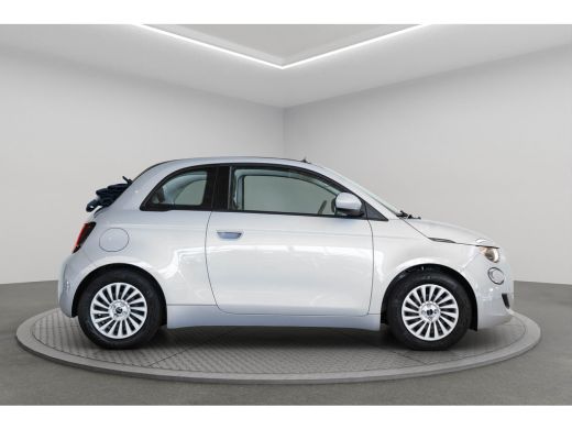 Fiat 500C Urban 24 kWh | SOH 95% | Camera | Stoelverwarming | Parkeersensoren | Apple Carplay & Android Aut... ActivLease financial lease