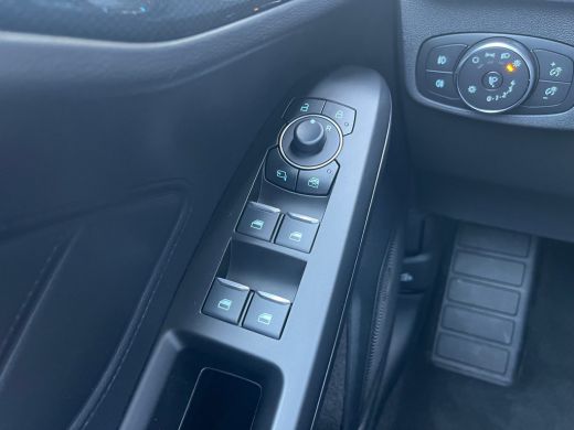 Ford Focus 1.0 EcoBoost Hybrid ST Line AUTOMAAT | STOEL, STUUR &VOORRUITVERWARMING| CLIMATE CONTROL| PARKEER... ActivLease financial lease