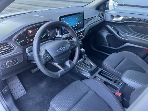 Ford Focus 1.0 EcoBoost Hybrid ST Line AUTOMAAT | STOEL, STUUR &VOORRUITVERWARMING| CLIMATE CONTROL| PARKEER... ActivLease financial lease