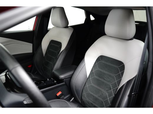 Ford Puma Gen-E Premium 44 kWh FWD 168pk | Stoelverwarming | B&O Audio | Apple Carplay | Camera | Adap. Cruise ActivLease financial lease