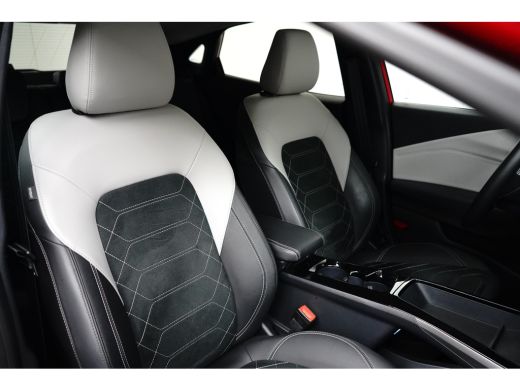 Ford Puma Gen-E Premium 44 kWh FWD 168pk | Stoelverwarming | B&O Audio | Apple Carplay | Camera | Adap. Cruise ActivLease financial lease