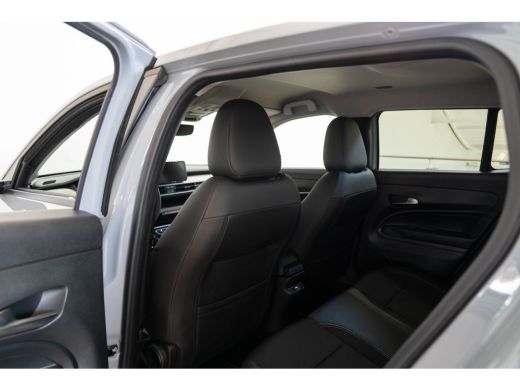 Jeep Avenger 1.2 e-Hybrid Summit | Tot 8 Jaar Garantie | Navigatie | Stoelverwarming | Keyless | Camera | Clim... ActivLease financial lease