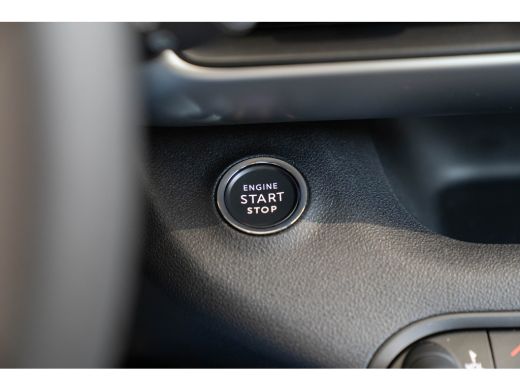 Jeep Avenger 1.2 e-Hybrid Summit | Tot 8 Jaar Garantie | Navigatie | Stoelverwarming | Keyless | Camera | Clim... ActivLease financial lease