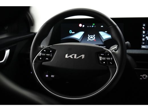 Kia EV6 Edition 77.4 kWh | Stoelverwarming | Camera | Apple Carplay | Adap. Cruise | Leder | BTW-Auto ActivLease financial lease