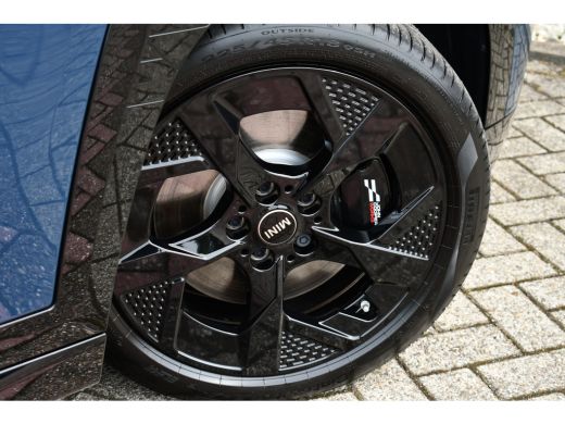 Mini Aceman SE John Cooper Works XL 54kWh Pano ACC H/K HUD 360 ActivLease financial lease