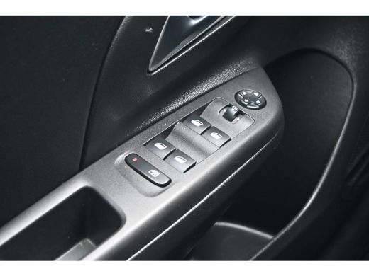 Opel Corsa 1.2 Elegance 100pk | Premium Pakket | Dealeronderhouden | 1e Eigenaar | Navigatie | Keyless-Entry... ActivLease financial lease