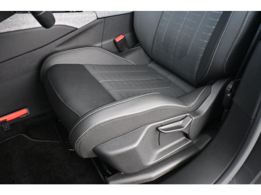 Peugeot 3008 1.6 plug-in Hybrid 195 GT Tot 8 Jaar Garantie! | Navigatie | 360 Camera | Elektr. Achterklep | Ad... ActivLease financial lease