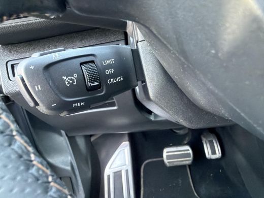Peugeot 5008 1.2 Hybrid 136 GT VAN:33.900,- VOOR:29.877,- UW HERFSTVOORDEEL:4.023,- 7 PERSOONS| 22.000 KM |  A... ActivLease financial lease
