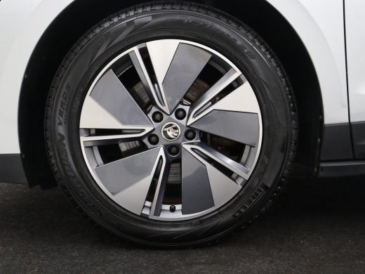 Skoda Enyaq iV | SOH 90,8% | Half leder | Cruise control | Carplay | Sfeerverlichting | Camera | Park assist | C... ActivLease financial lease