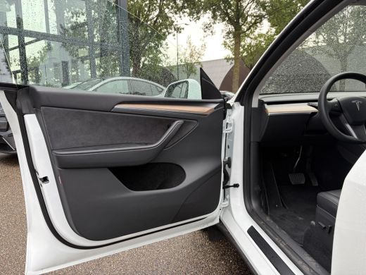Tesla Model Y RWD 58 kWh SOH 95% | HW4 computer | BTW VERREKENBAAR | TESLA FABRIEKSGARANTIE TOT 01-2029 OF 80.0... ActivLease financial lease