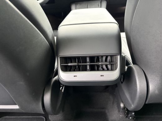 Tesla Model Y RWD 58 kWh SOH 95% | HW4 computer | BTW VERREKENBAAR | TESLA FABRIEKSGARANTIE TOT 01-2029 OF 80.0... ActivLease financial lease
