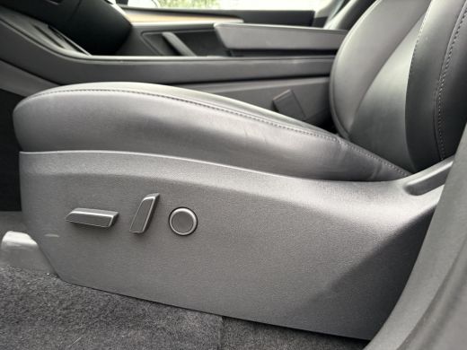 Tesla Model Y RWD 58 kWh SOH 95% | HW4 computer | BTW VERREKENBAAR | TESLA FABRIEKSGARANTIE TOT 01-2029 OF 80.0... ActivLease financial lease