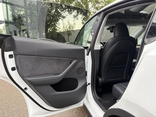 Tesla Model Y RWD 58 kWh SOH 95% | HW4 computer | BTW VERREKENBAAR | TESLA FABRIEKSGARANTIE TOT 01-2029 OF 80.0... ActivLease financial lease