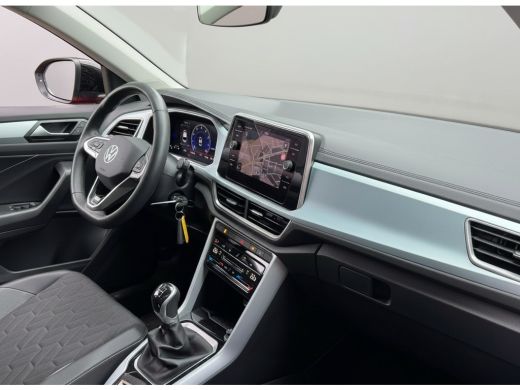 Volkswagen T-Roc TSI 115PK LIFE GOAL EDITION VIRTUAL/NAVI/ACC/STOELVERW. fabrieksgarantie ActivLease financial lease