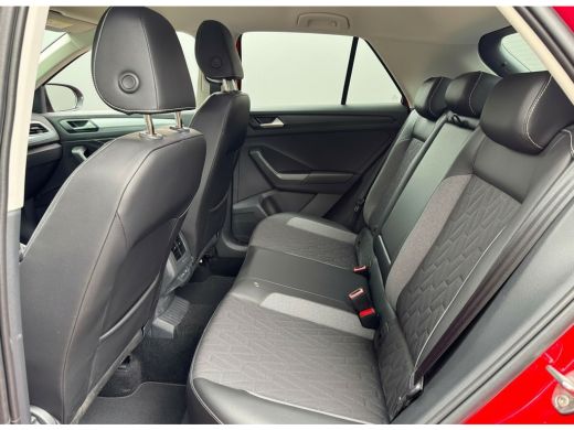 Volkswagen T-Roc TSI 115PK LIFE GOAL EDITION VIRTUAL/NAVI/ACC/STOELVERW. fabrieksgarantie ActivLease financial lease